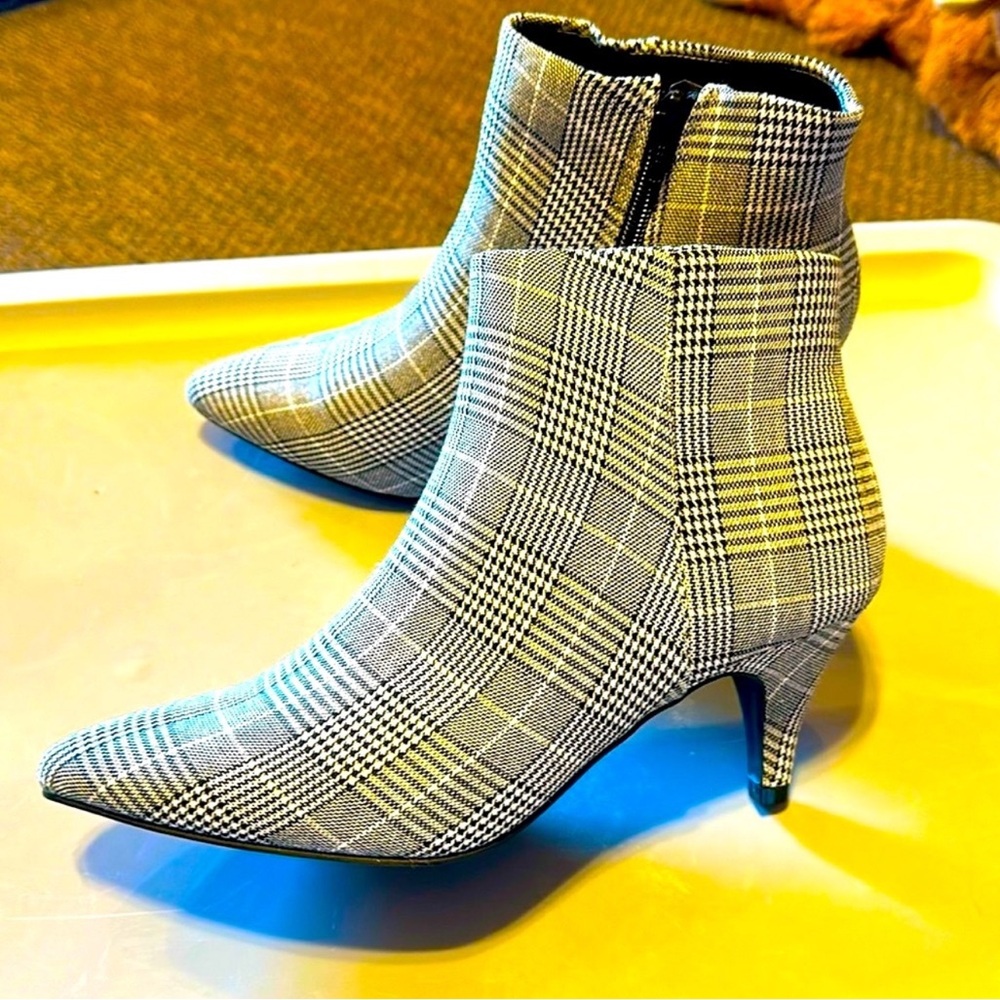 Simply Vera Vera Wang Renata Plaid Ankle Boots - Never Worn